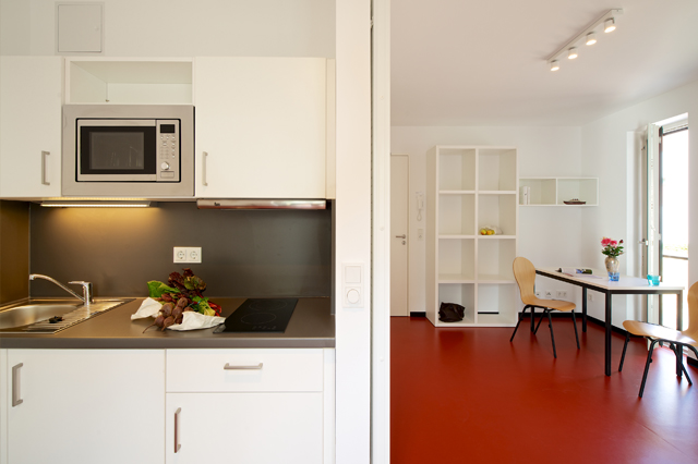07 studentenwohnung mit moderner kuechenzeile in weimar